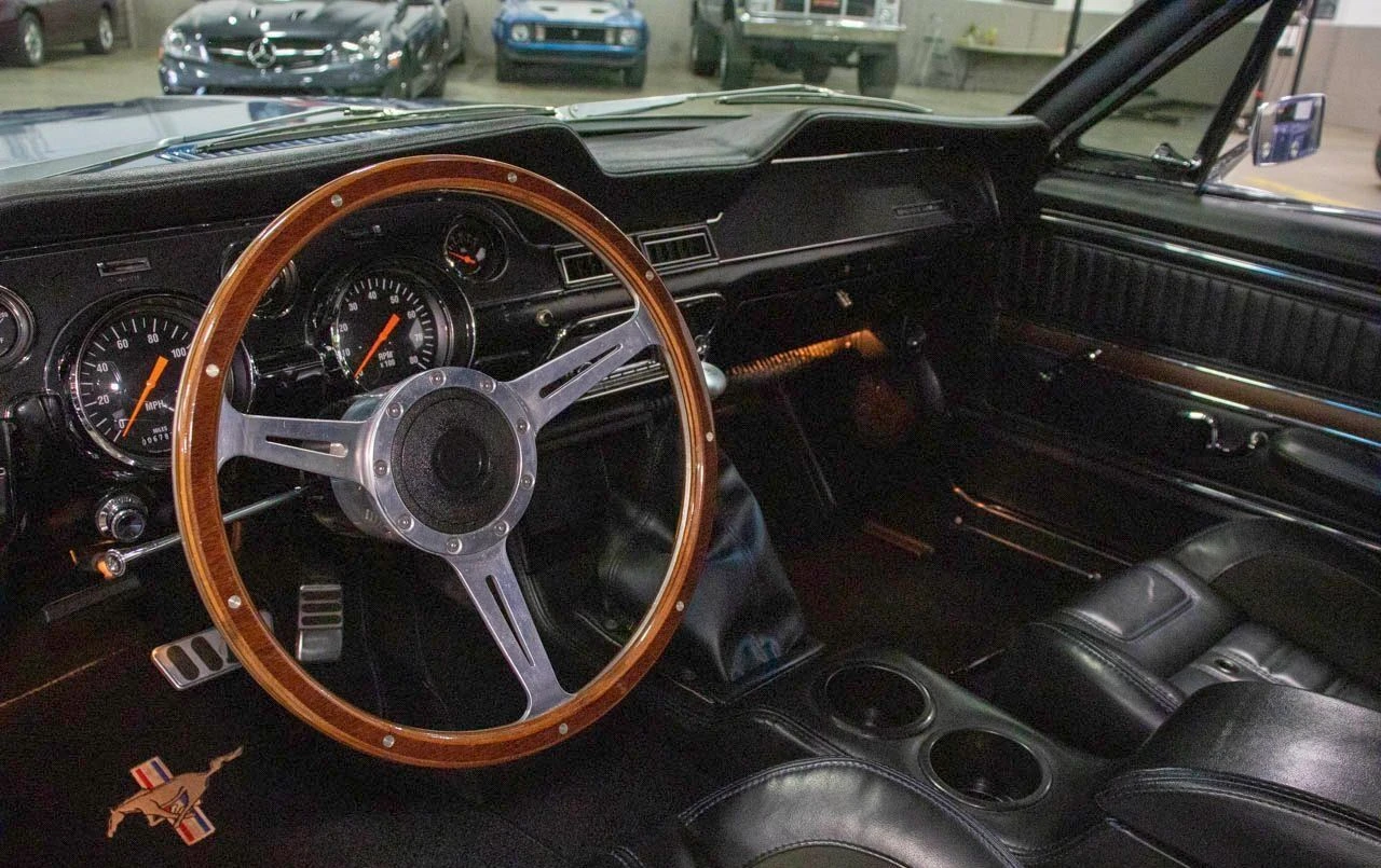 Mustang steering wheel and interior